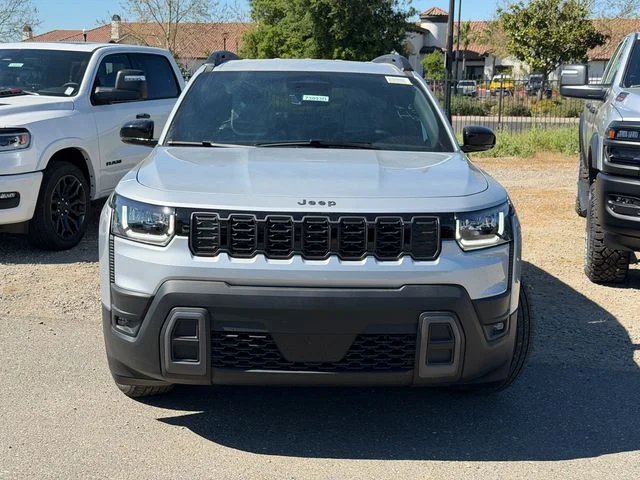 New 2026 Silver Zynith Clear-Coat Exterior Paint Jeep Limited image 3