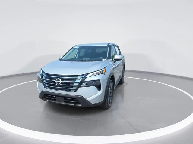 Used 2025 Silver Nissan SV image 3