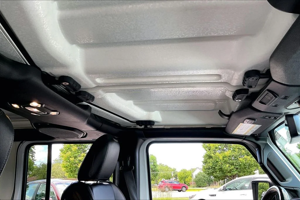 Used 2023 White Jeep High Altitude image 25