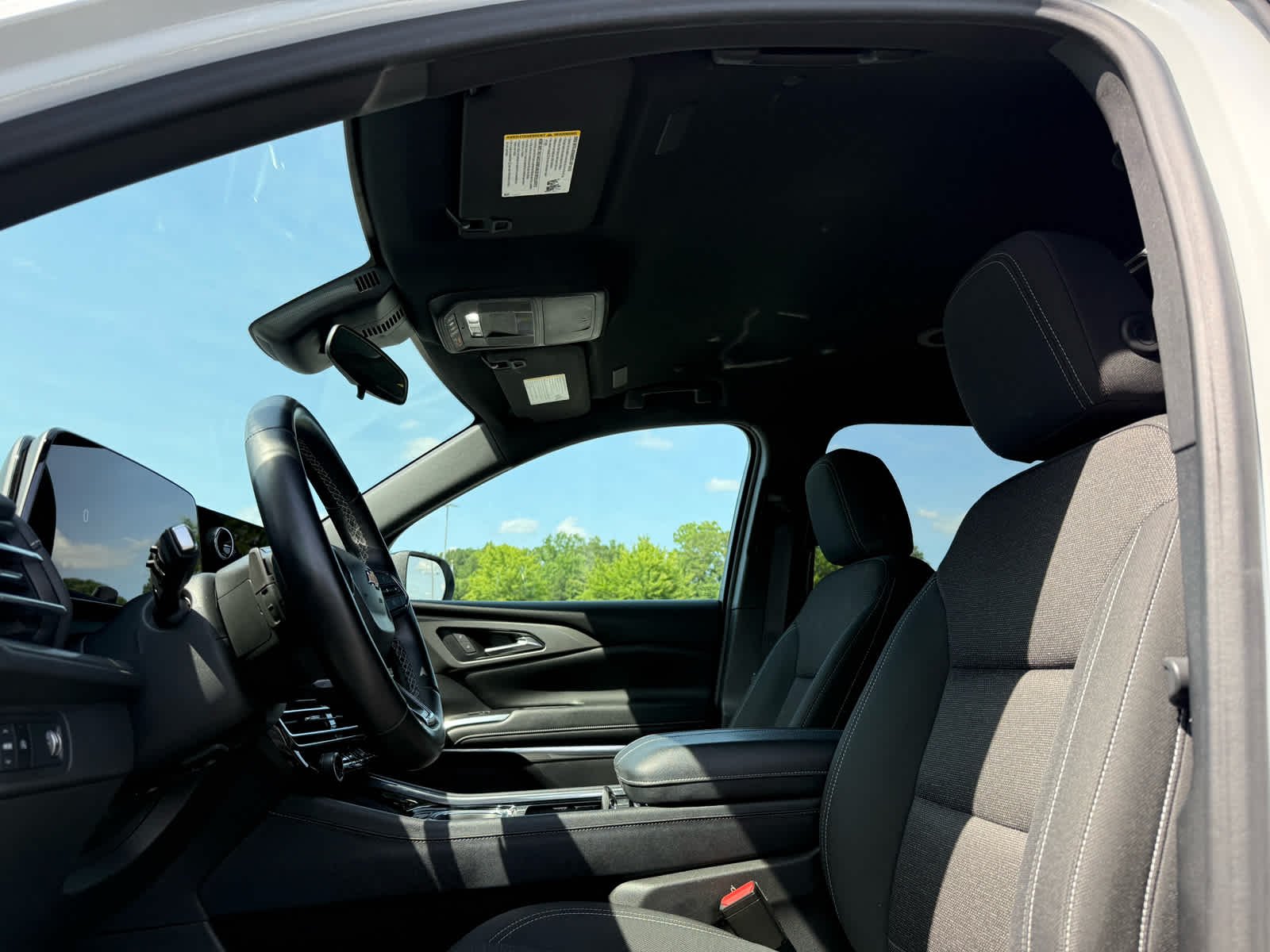 Used 2024 Summit White Chevrolet FWD LT image 23