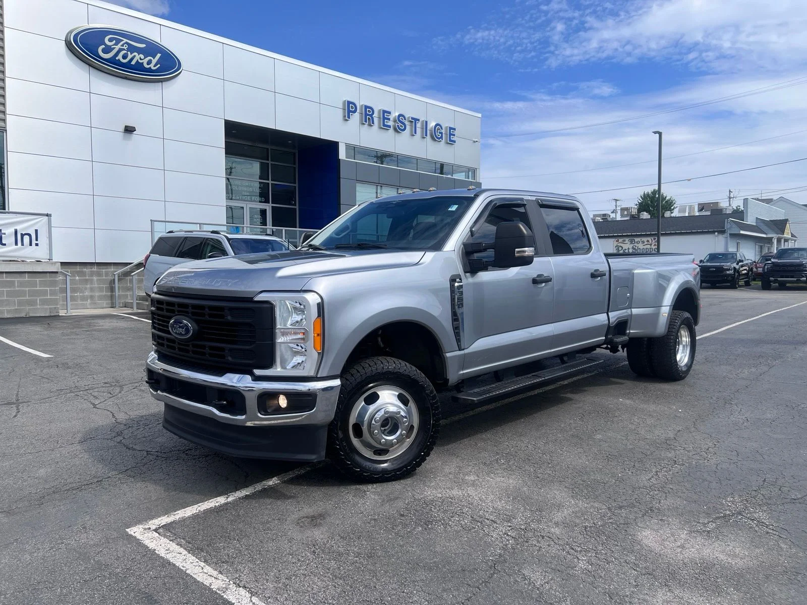 Used 2023 Silver Ford XL image 1