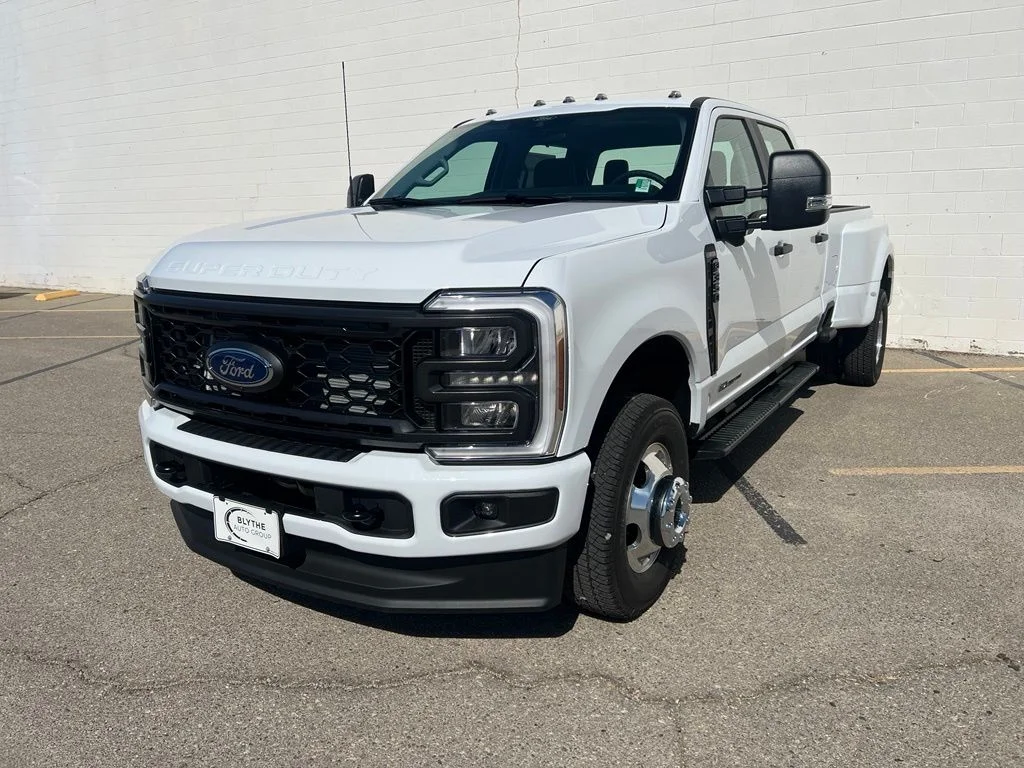 New 2026 Oxford White Ford F-350® XL image 1