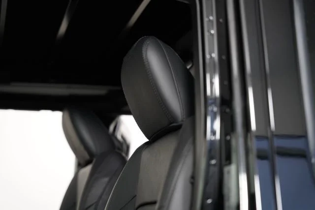 2025 Jeep Wrangler 4-Door Sahara - Photo 27