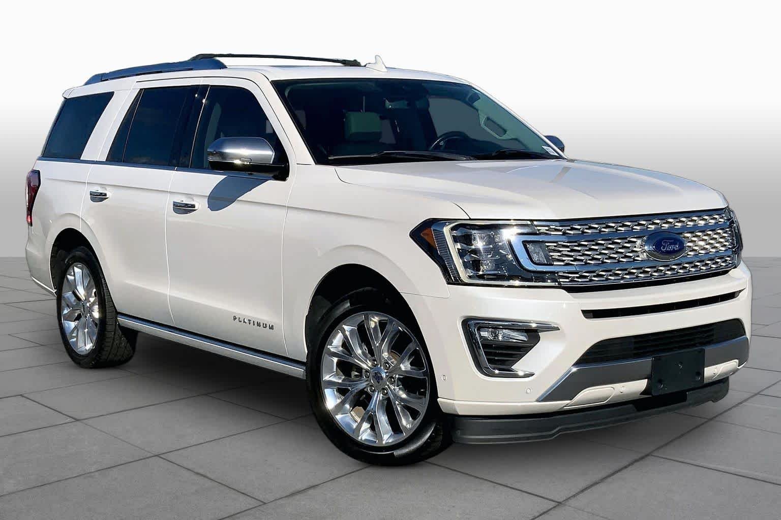 Used 2018 White Platinum Metallic Tri-Coat Ford Platinum image 4