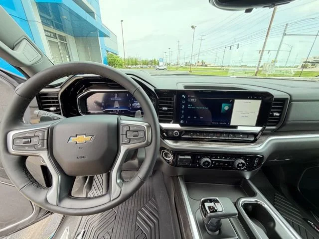 2025 Chevrolet Silverado 1500 LTZ - Photo 18