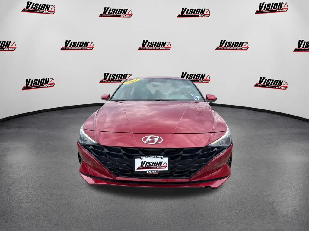 Used 2021 Red Hyundai SEL image 2
