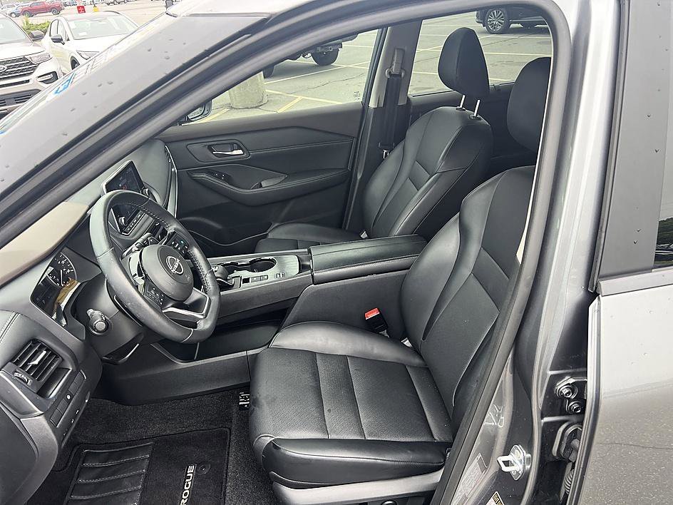 Used 2023 Gun Metallic Nissan SV image 13