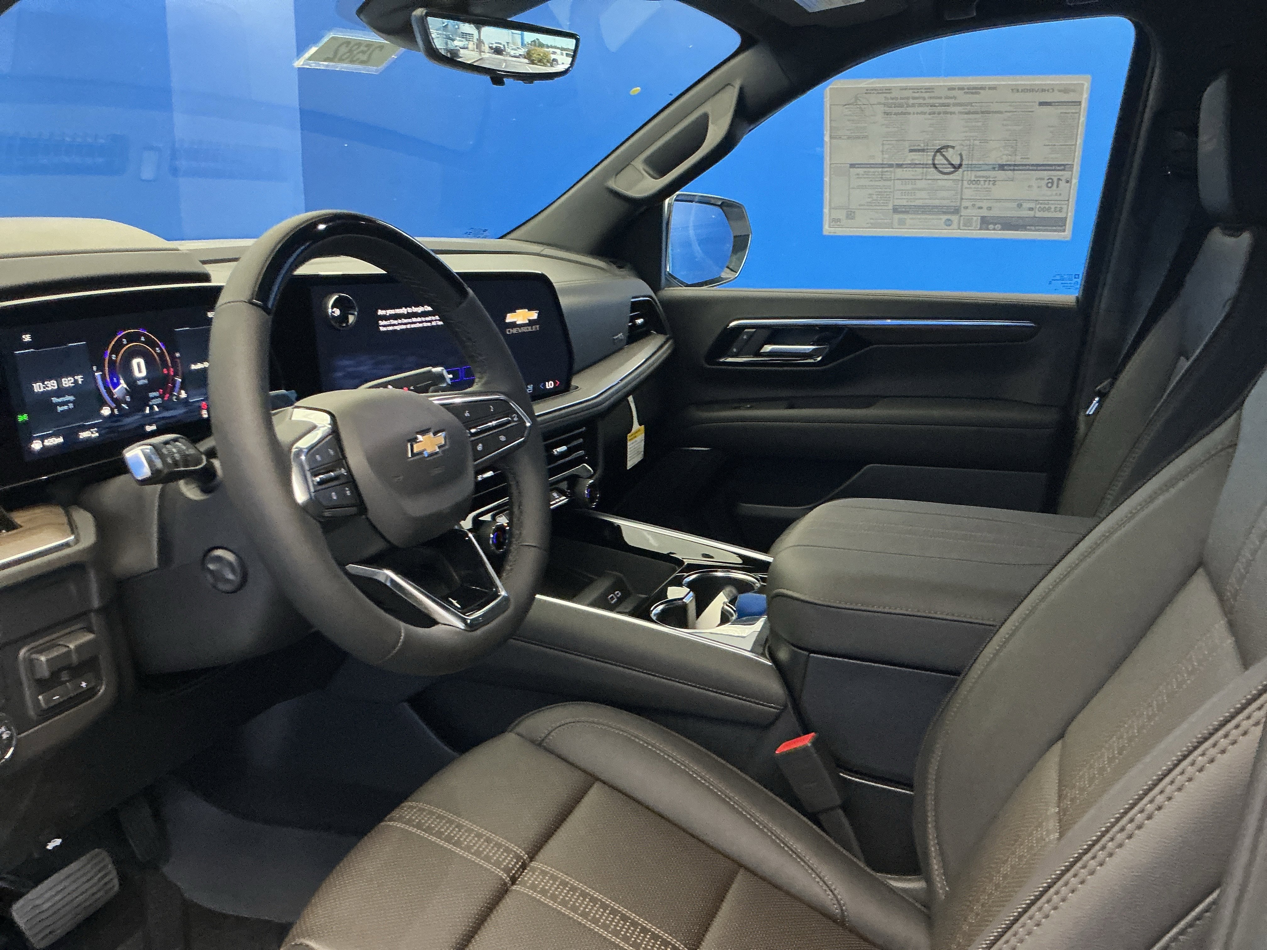 2026 Chevrolet Suburban High Country - Photo 14