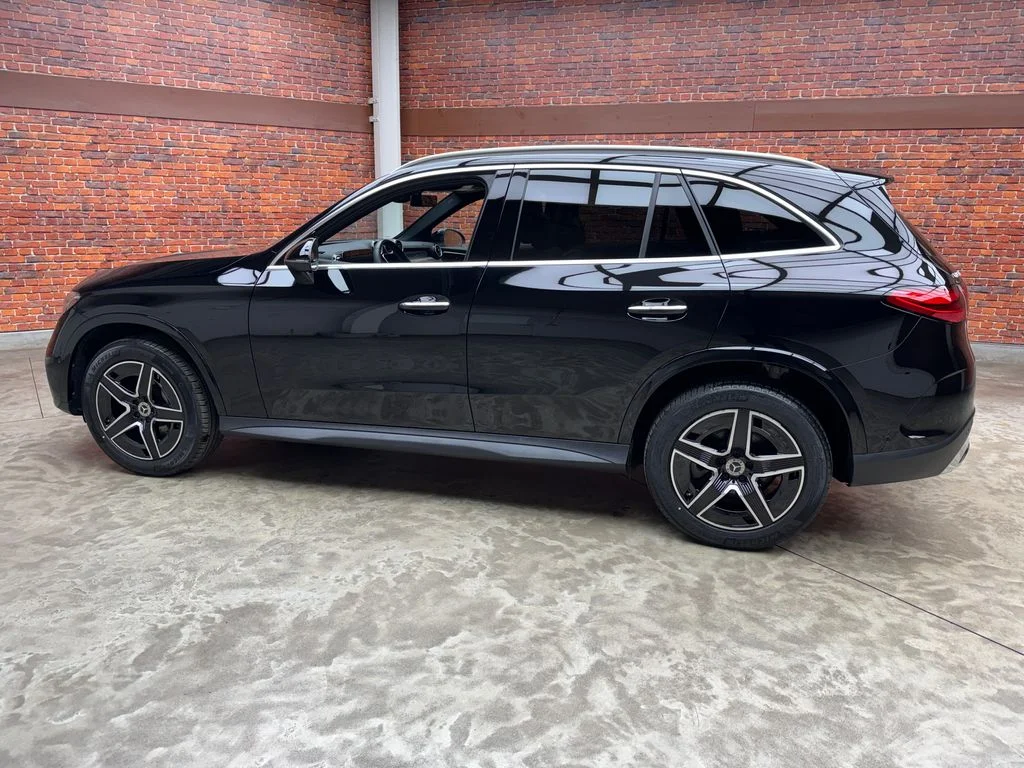 Used 2025 Black Mercedes-Benz GLC 300 image 2
