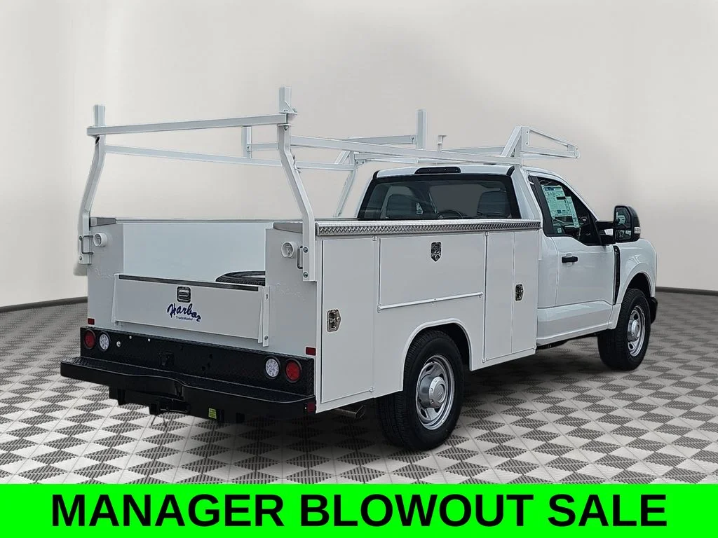 2026 Ford F-350 Super Duty Chassis Cab XL - Photo 3