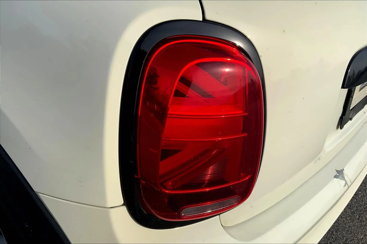 Used 2019 Pepper White MINI Cooper S image 27