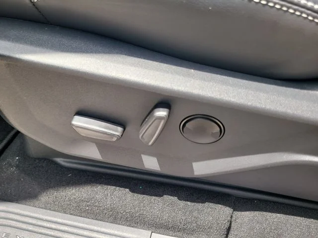 New 2027 Gray Ford Platinum image 25