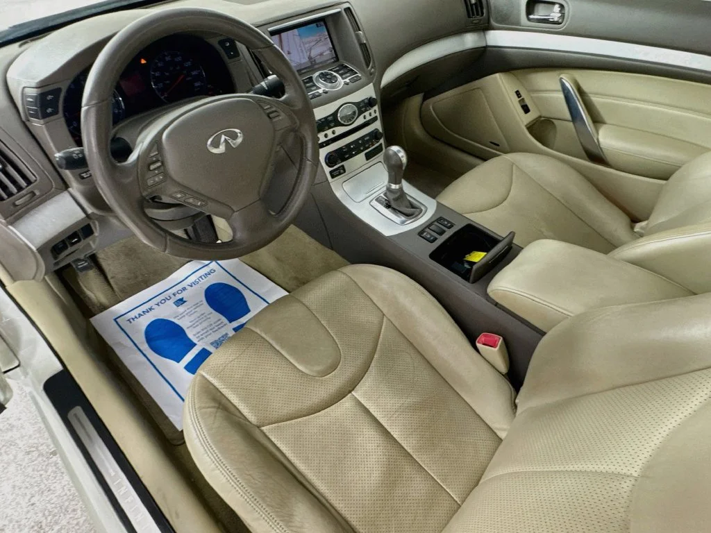 Used 2008 Ivory Pearl INFINITI Journey image 28