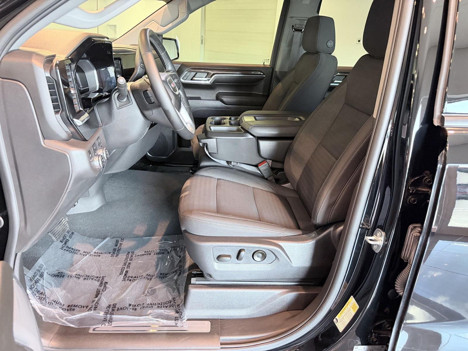 Used 2024 Onyx Black GMC Elevation image 33