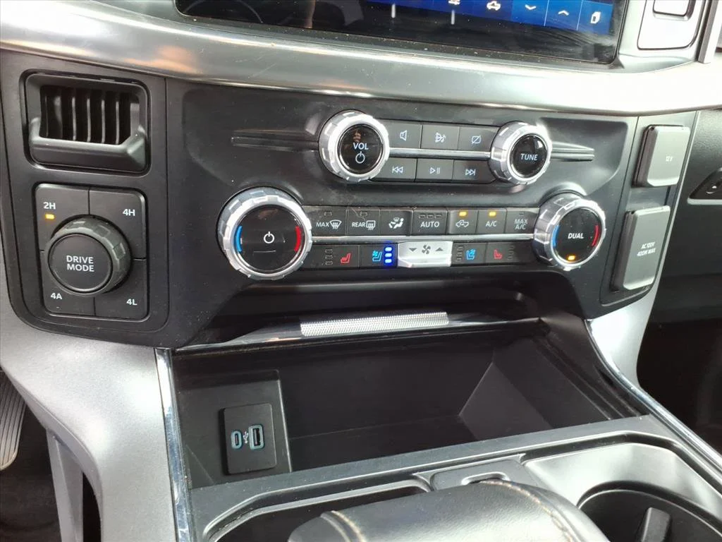 Used 2023 Iconic Silver Metallic Ford LARIAT image 18