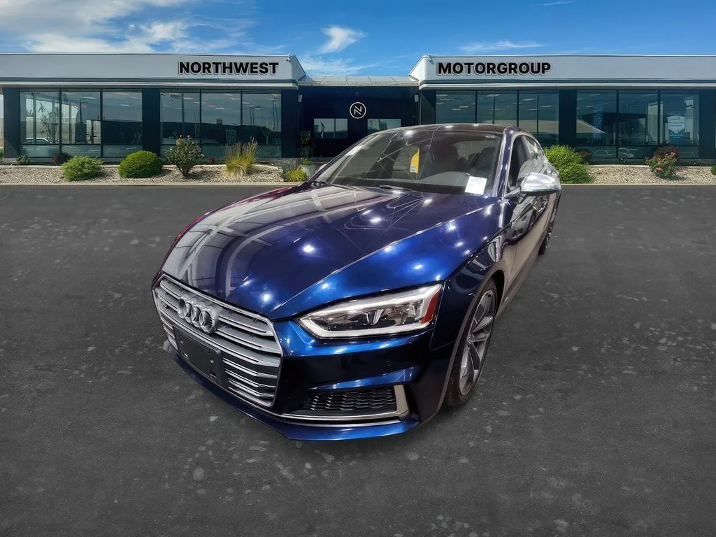 Used 2018 Navarra Blue Metallic Audi Premium Plus image 2