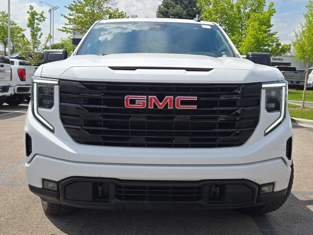 Used 2024 White GMC Elevation image 6