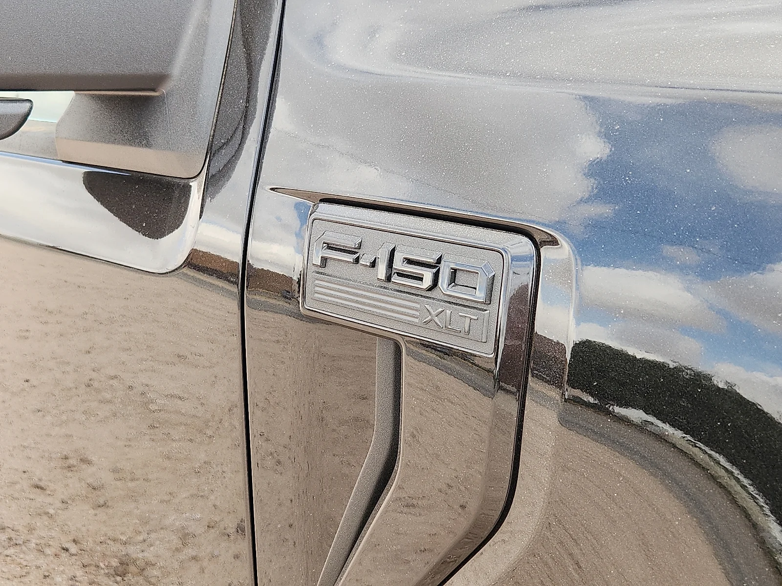 New 2026 Agate Black Metallic Ford XLT image 10