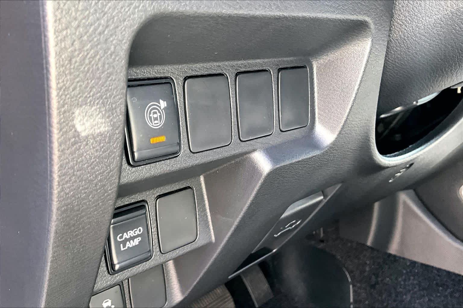 Used 2024 Glacier White Nissan SV image 34