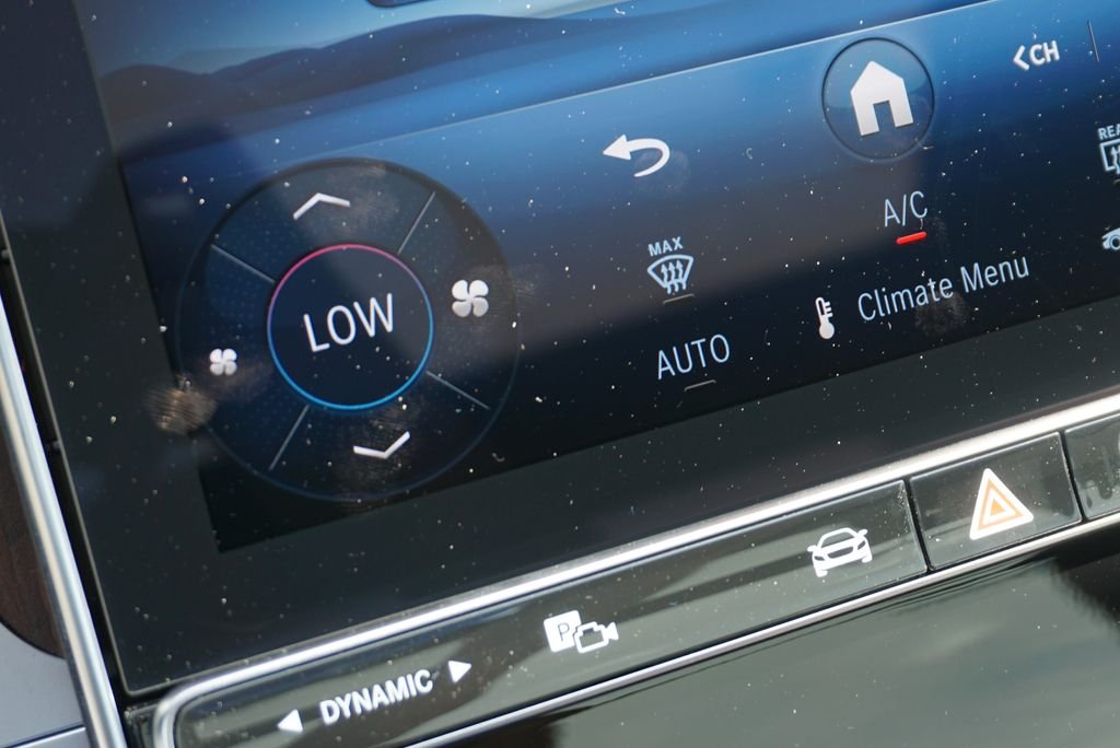 Used 2025 Graphite Gray Metallic Mercedes-Benz C 300 image 38