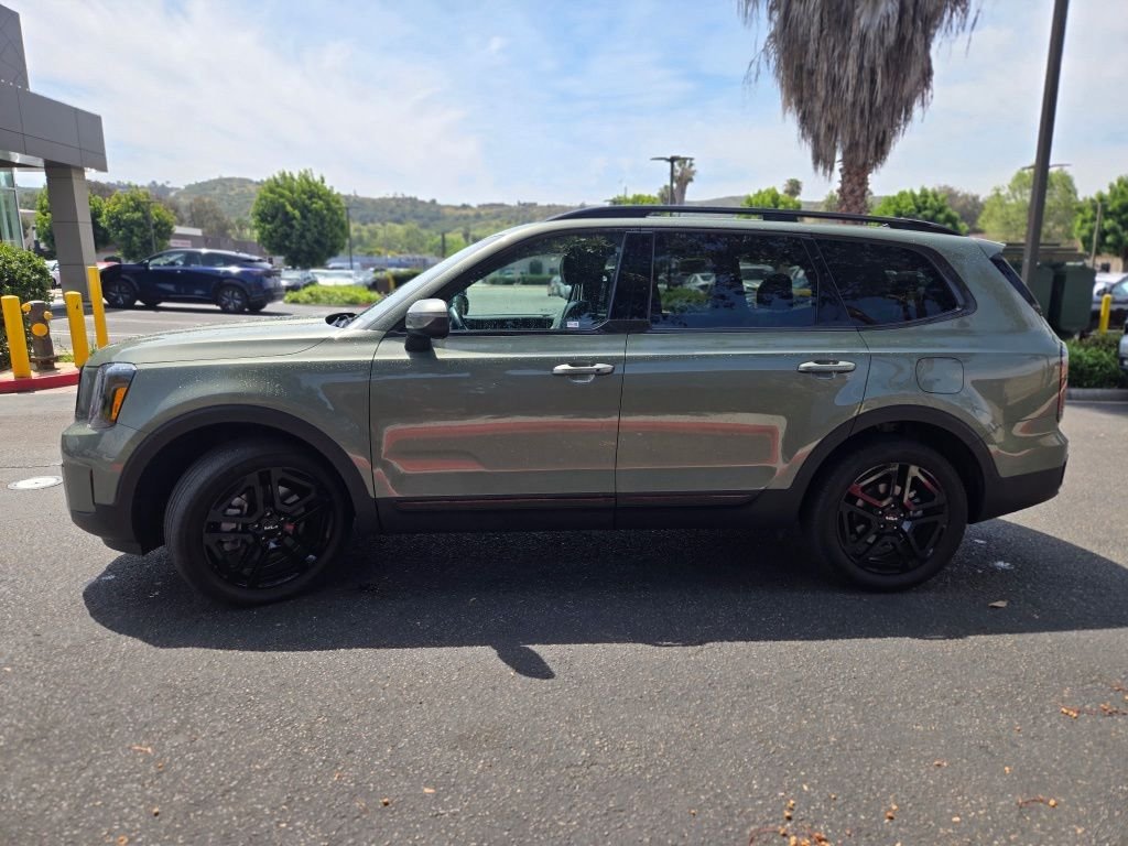 Used 2024 Green Kia EX X-Line image 4