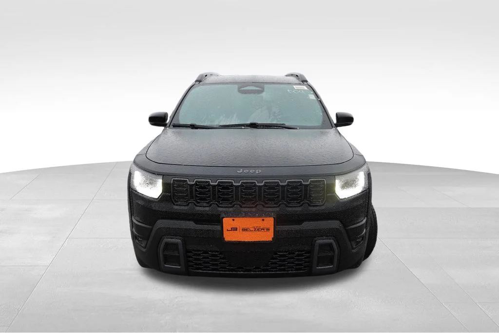 New 2026 Diamond Black Crystal Pearlcoat Jeep Limited image 8