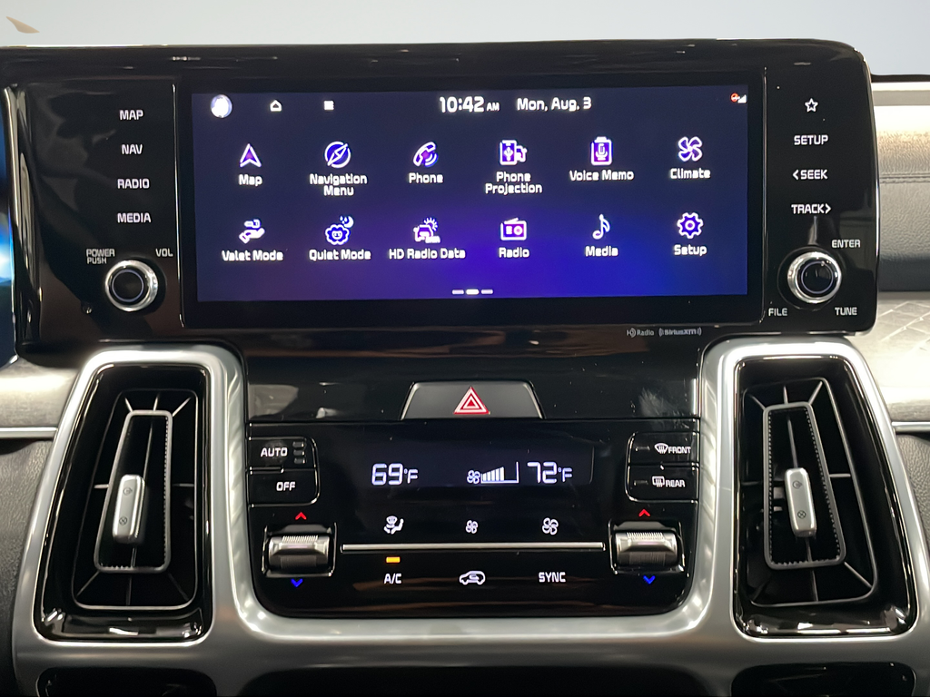 Used 2023 White Kia SX image 33