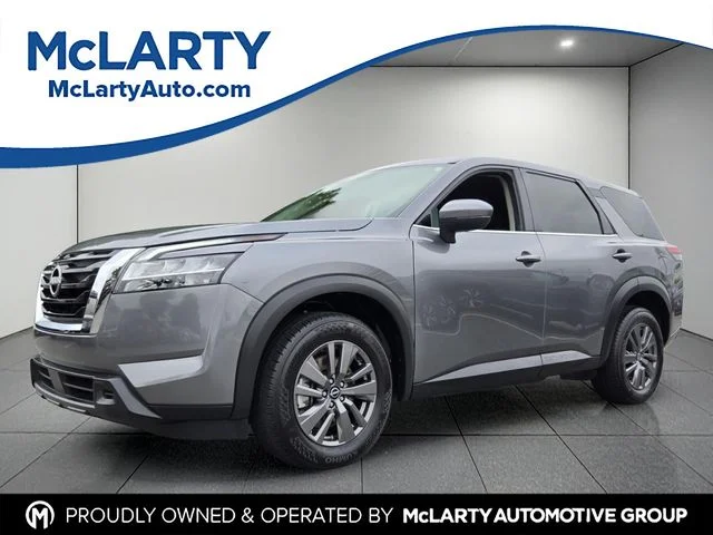 Used 2022 Gray Nissan S image 1