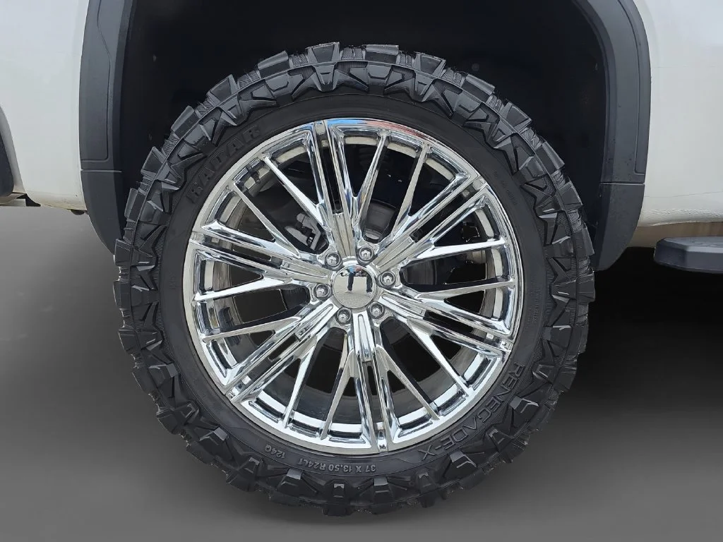 Used 2021 White GMC Denali image 11