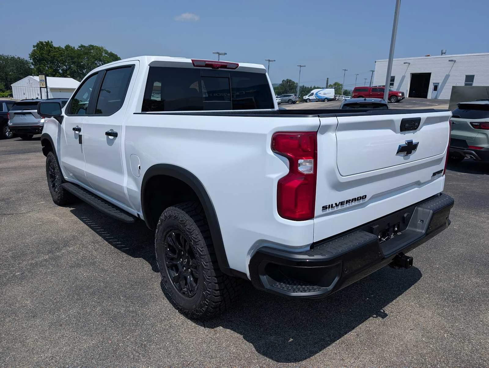 2026 Chevrolet Silverado 1500 ZR2 - Photo 10