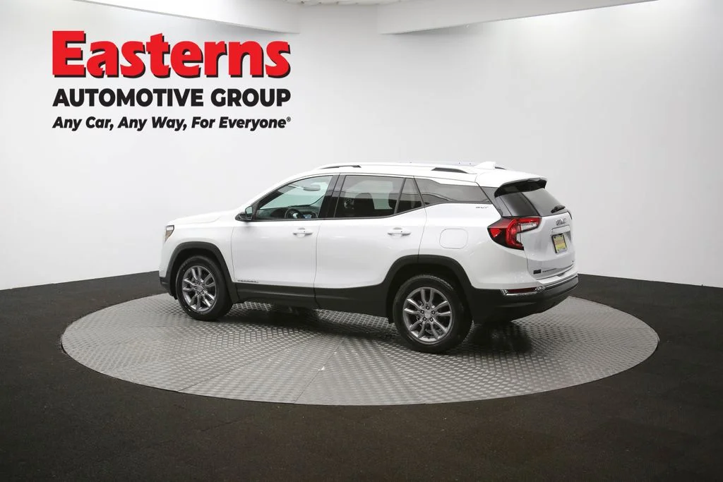 Used 2024 White GMC SLT image 62