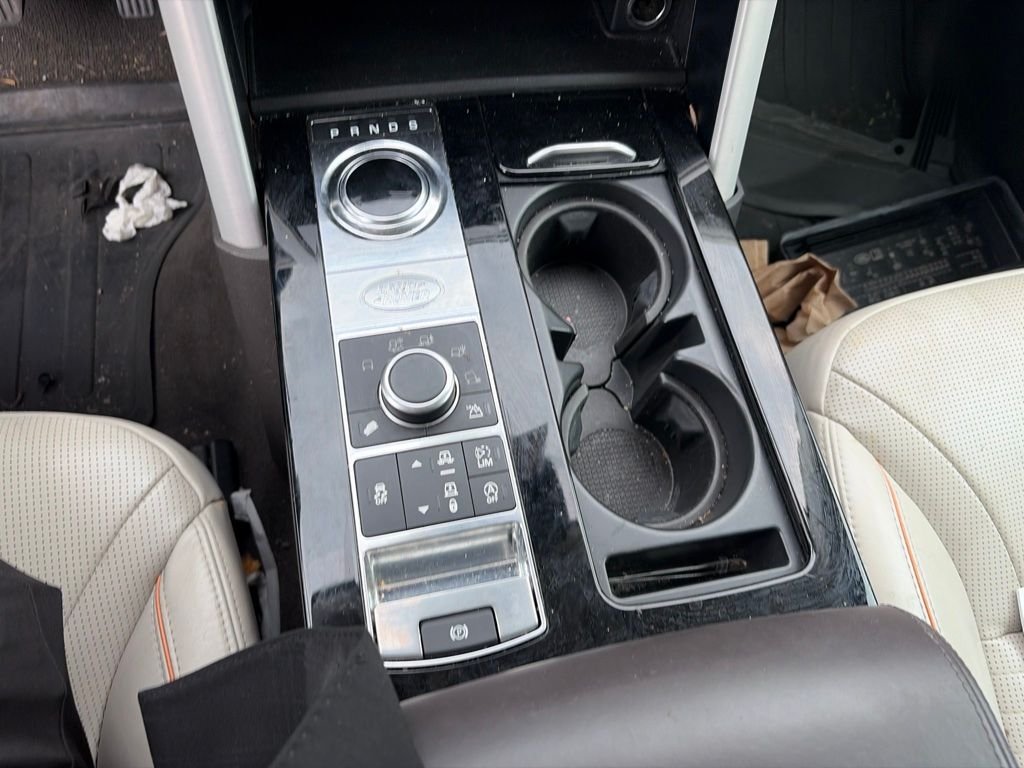 Used 2018 Fuji White Land Rover HSE Luxury image 18