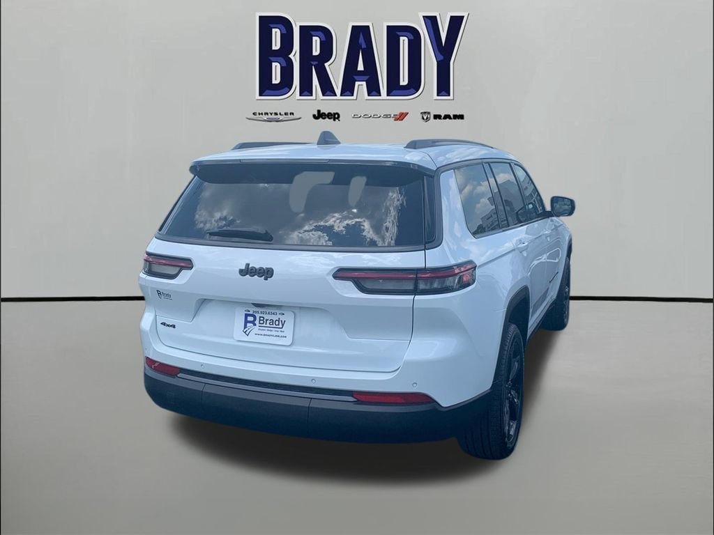 New 2026 Bright White Clear-Coat Exterior Paint Jeep Limited image 7