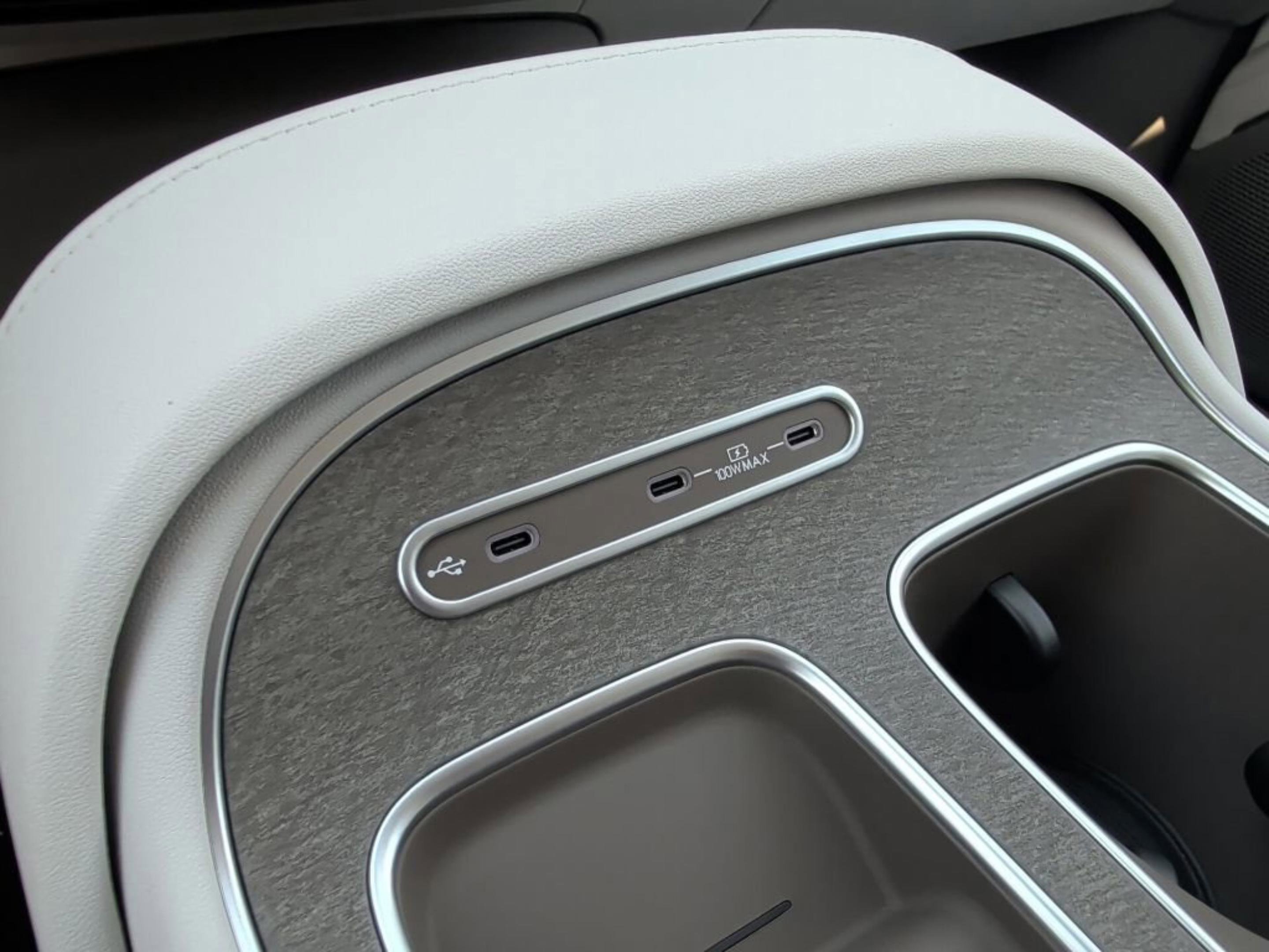 New 2026 Creamy White Pearl Hyundai Blue SEL Premium 7P image 27