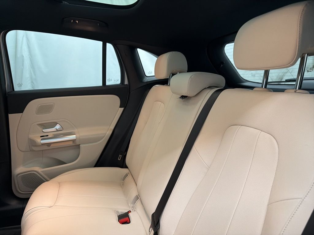 Used 2026 Silver Mercedes-Benz GLA 250 image 19