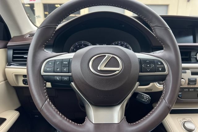 Used 2016 Red Lexus 350 image 27