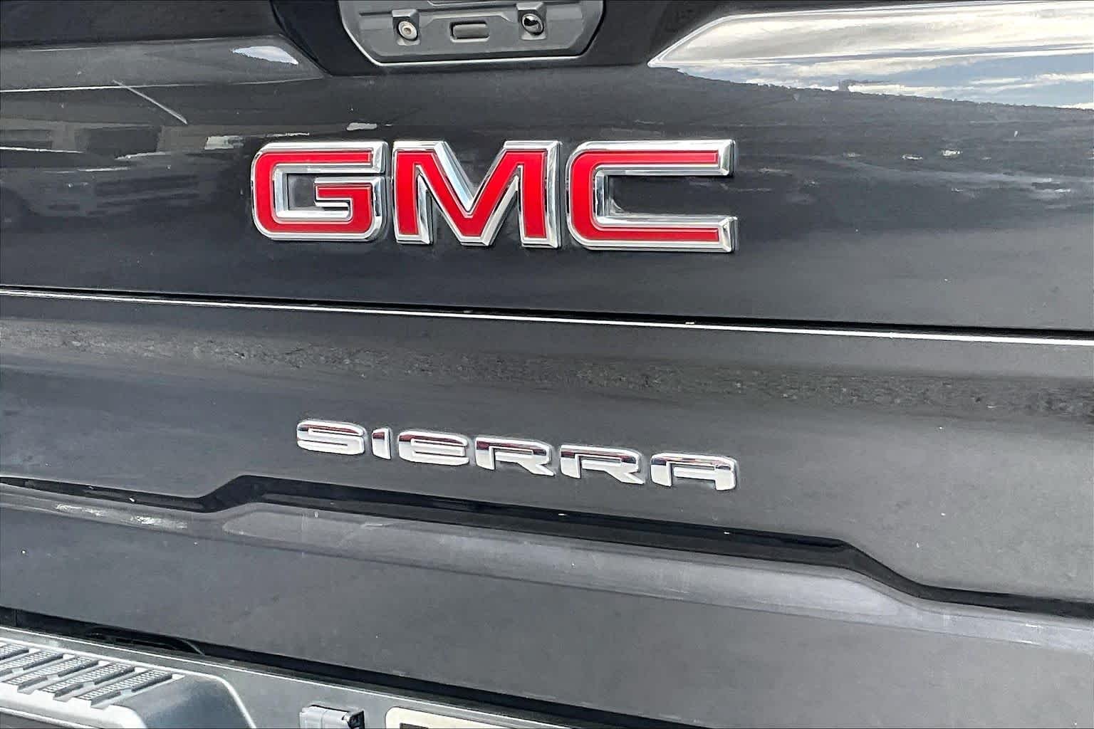 Used 2020 Carbon Black Metallic GMC AT4 image 10