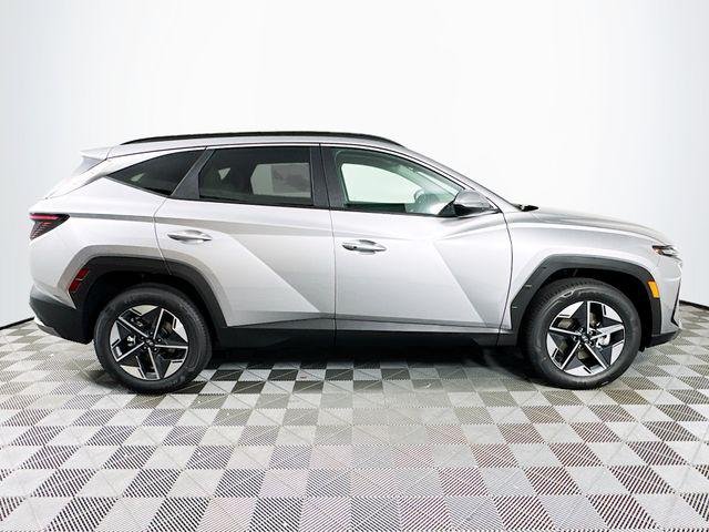 New 2026 Silver Hyundai SEL Convenience image 9
