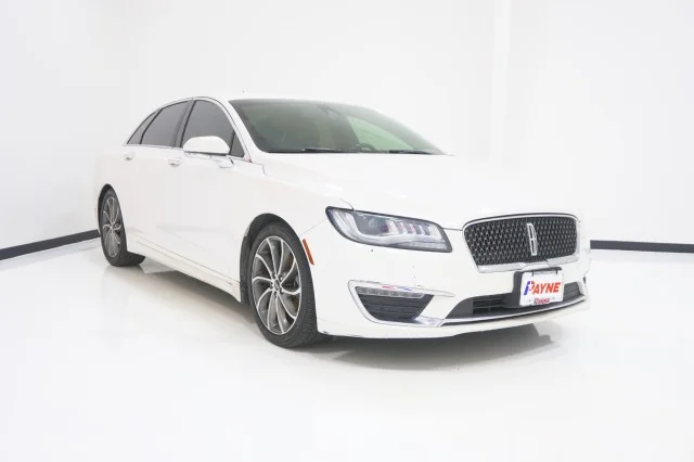 Used 2019 WHITE Lincoln Reserve I image 3