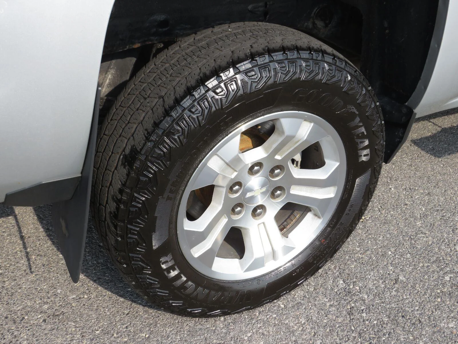 Used 2019 SILVER ICE METALLIC Chevrolet LT image 10