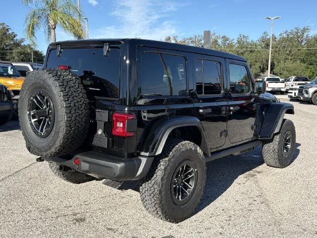 New 2027 Black Clear-Coat Paint Jeep Moab 392 image 5