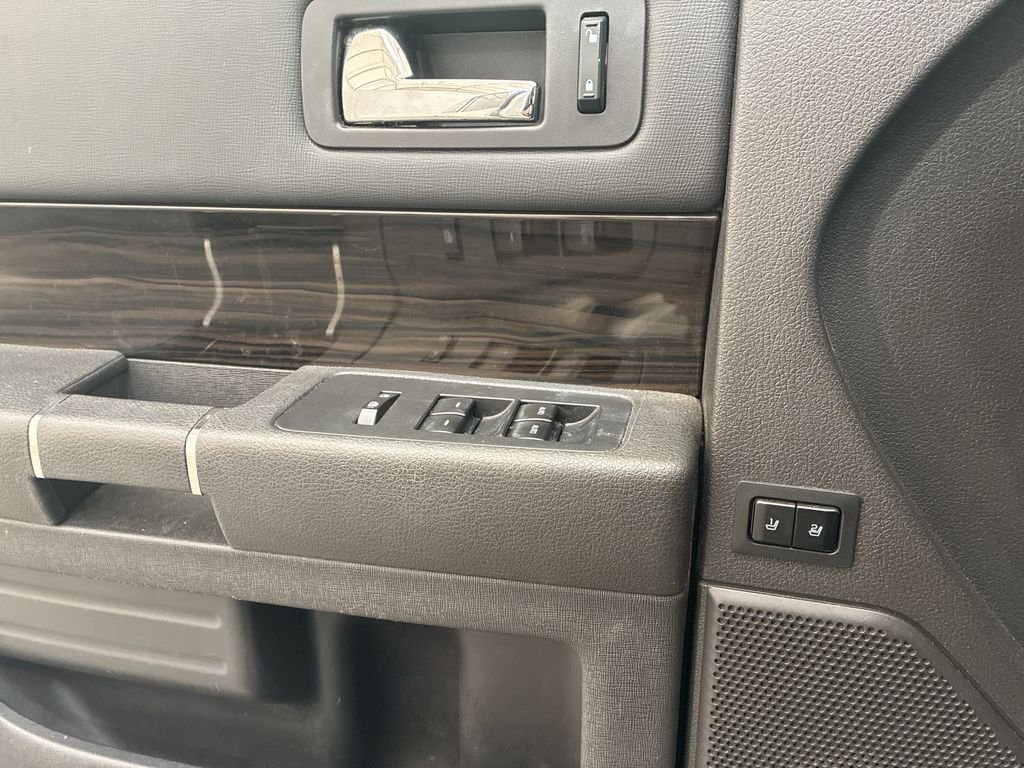 Used 2019 White Ford SEL image 22