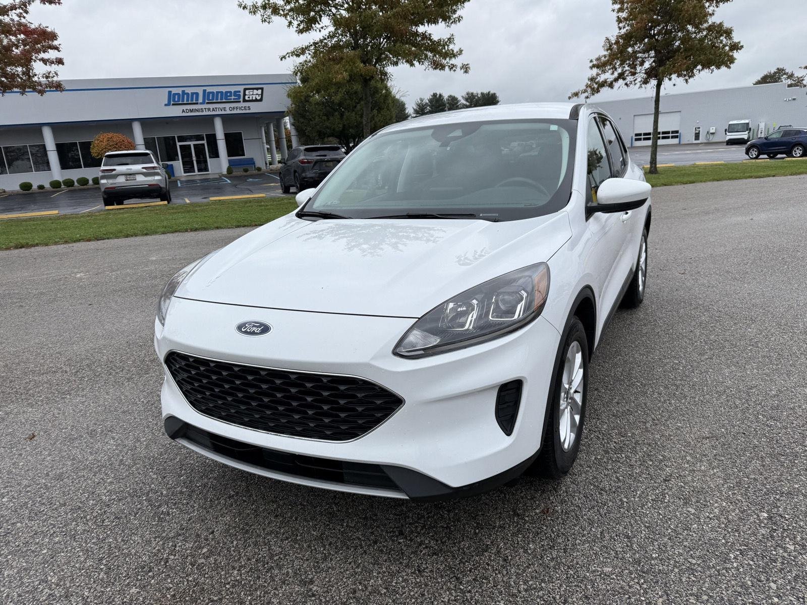 2021 Ford Escape SE photo 2