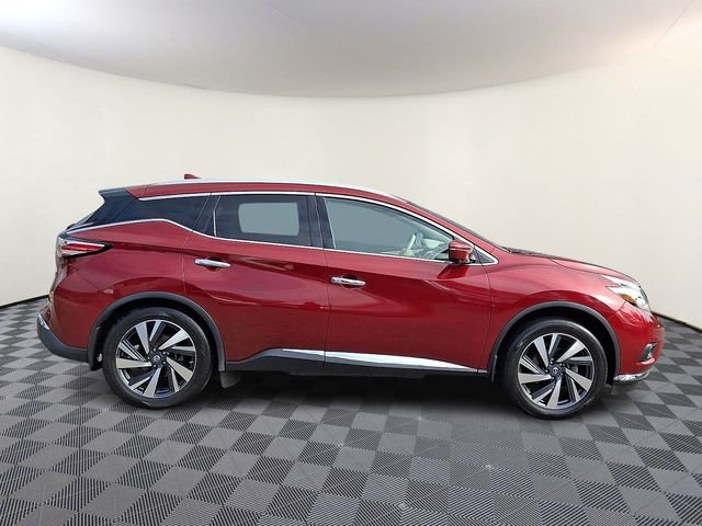 Used 2016 Red Nissan Platinum image 8