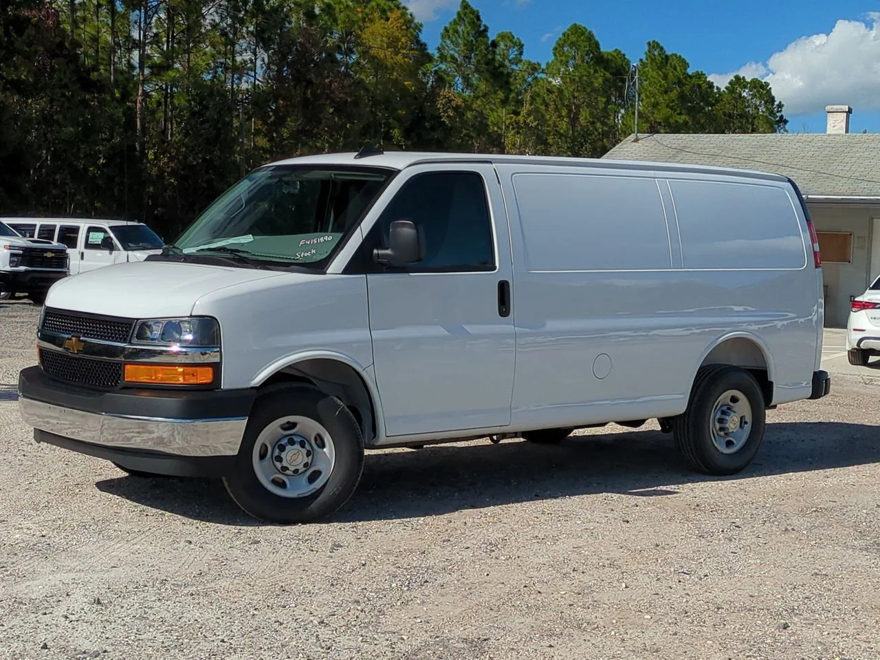 2025 Chevrolet Express 2500 Work Van HD's photo