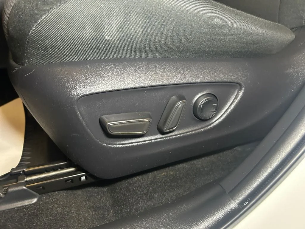 Used 2020 Super White Toyota XLE image 23