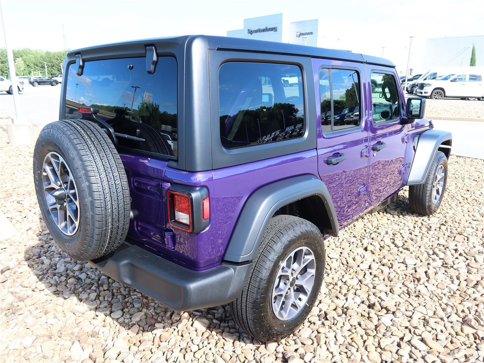 New 2026 Reign Exterior Paint Jeep Sport S image 6