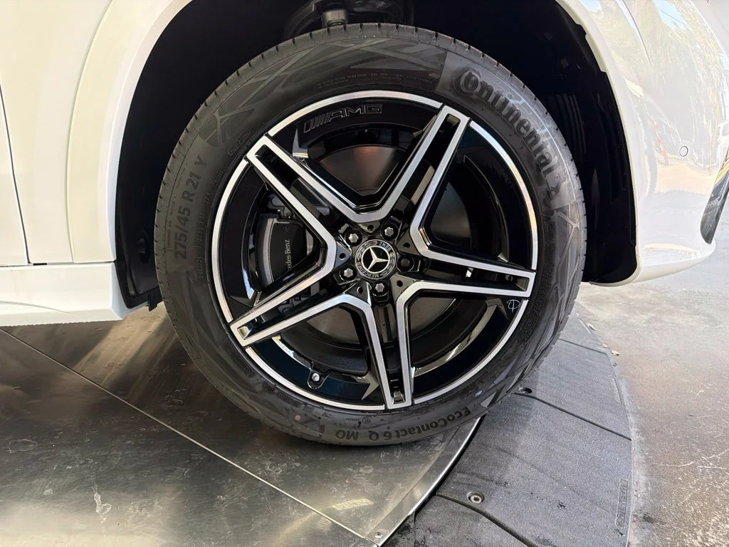 New 2027 White Mercedes-Benz GLS 450 image 9