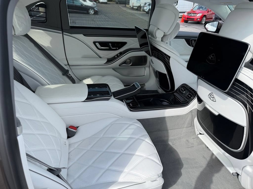 New 2027 Sonoran Brown Metallic Mercedes-Benz S 580 image 46
