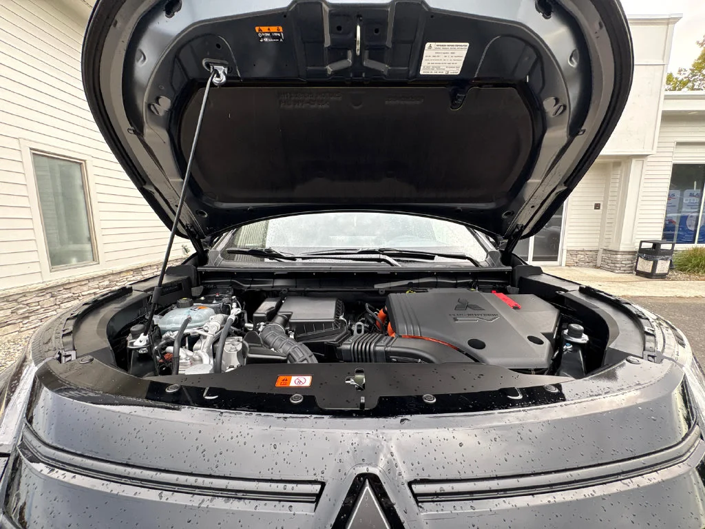 New 2026 Gray Mitsubishi SEL image 68